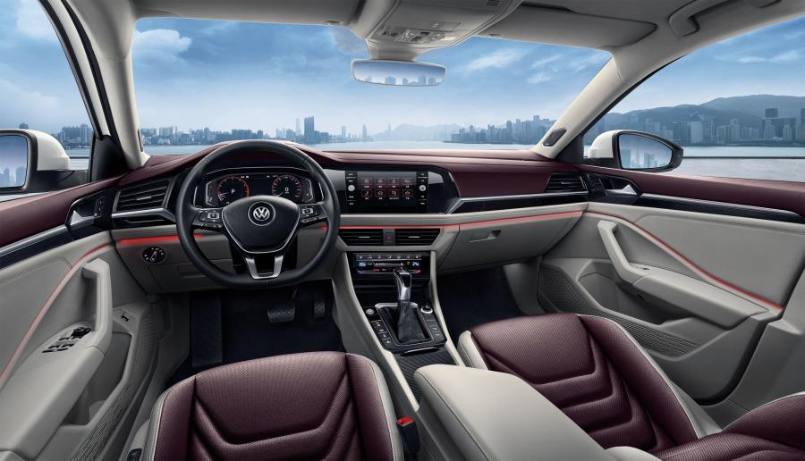 Торпедо Volkswagen Sagitar 280 TSI 2019 года  (фото 23 из 26)